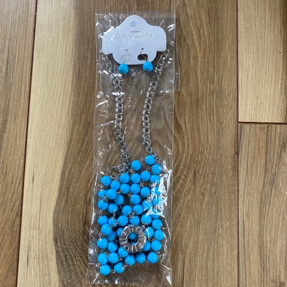 NWOT Necklace & Earrings Set - Picture 2 of 4